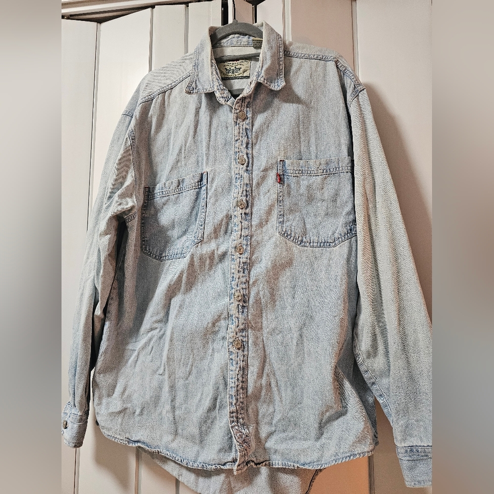Vintage 80's Levis Strauss Faded Blue Denim Shirt L